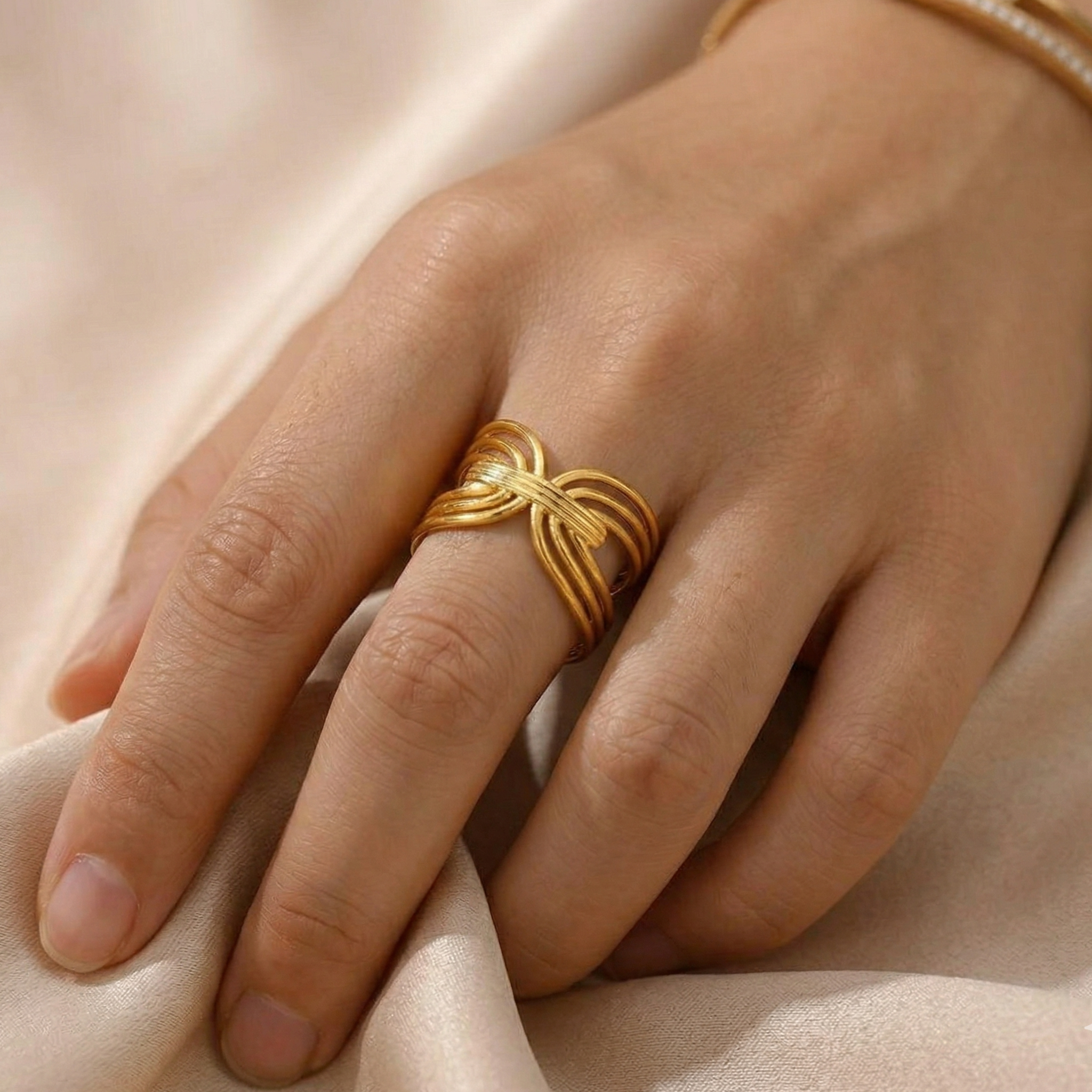 Anillos anchos y gruesos de acero inoxidable para mujer, color dorado.